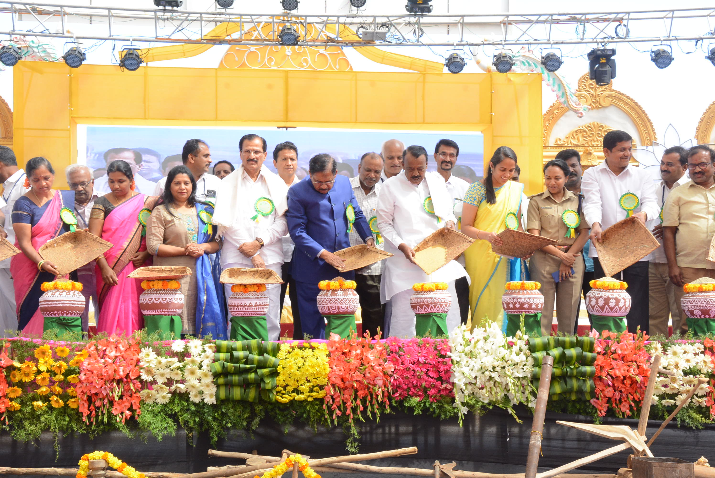 ಮಧ್ಯಾಹ್ನದ ಬಿಸಿಯೂಟ, ಇಂದಿರಾ ಕ್ಯಾಂಟೀನ್‍ನಲ್ಲಿ ಒಂದು ದಿನ ಸಿರಿಧಾನ್ಯ ನೀಡಲು ಚಿಂತನೆ: ಡಿಸಿಎಂ ಪರಮೇಶ್ವರ್