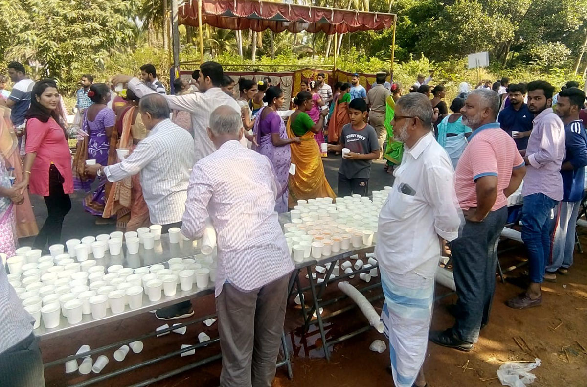 ಪ್ರತಿಭಟನಾ ಮೆರವಣಿಗೆ: ಮಸೀದಿ, ಚರ್ಚ್‌ಗಳಿಂದ ತಂಪುಪಾನೀಯ, ನೀರಿನ ವ್ಯವಸ್ಥೆ