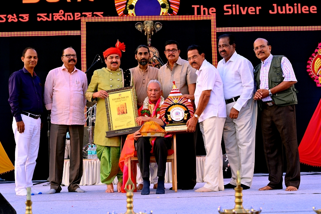 ಹಿರಿಯ ಚಿತ್ರಕಲಾವಿದ ಸೂರ್ಯ ಪ್ರಕಾಶ್‍ರಿಗೆ ವರ್ಣ ವಿರಾಸತ್ ಪ್ರಶಸ್ತಿ ಪ್ರದಾನ