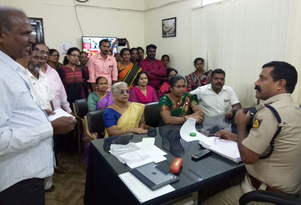 ಬಾಲಕರ ಮೇಲಿನ ಲೈಂಗಿಕ ಶೋಷಣೆ ಆರೋಪಿಗೆ ಕಠಿಣ ಶಿಕ್ಷೆ ವಿಧಿಸುವಂತೆ ಆಗ್ರಹಿಸಿ ಹಕ್ಕೋತ್ತಾಯ