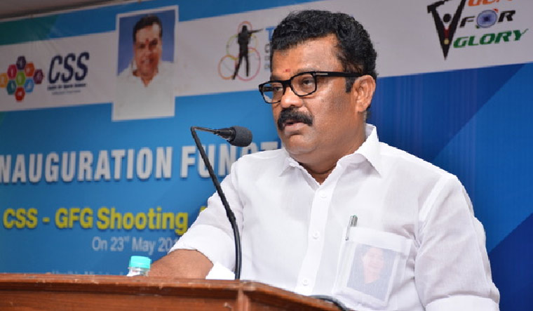 ಬಸ್ಸಿಗೆ ಕಲ್ಲೆಸೆದ ಪ್ರಕರಣ: ಕ್ರೀಡಾ ಸಚಿವರಿಗೆ 3 ವರ್ಷ ಜೈಲು