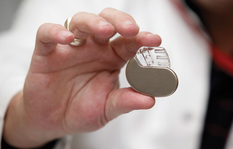 ಕತ್ತಿನ ಮೂಳೆಯ ಚರ್ಮದಡಿ ಅಳವಡಿಸುವ ಪೇಸ್‌ ಮೇಕರ್ ಬಗ್ಗೆ ತಿಳಿದಿದೆಯೇ?