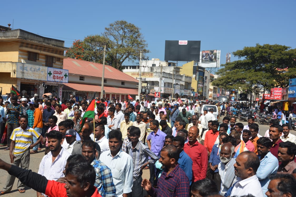 ಪ್ರಧಾನಿ ಮೋದಿ ಪರದೇಶಗಳ, ಬಂಡವಾಳಿಗರ ಪ್ರೇಮಿ