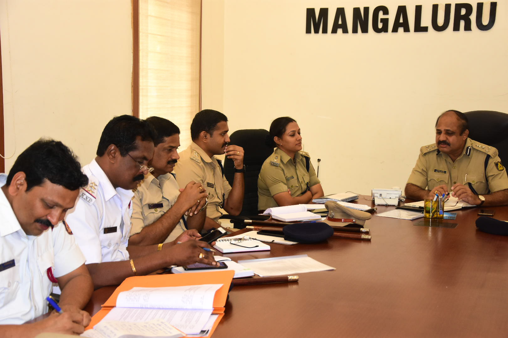 ವಾಹನ, ಸಭಾಂಗಣ ಮಾಲಕರ ವಿರುದ್ಧ ಕಠಿಣ ಕ್ರಮ: ಪೊಲೀಸ್ ಆಯುಕ್ತರ ಎಚ್ಚರಿಕೆ