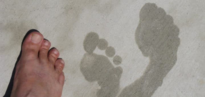 ನಿಮ್ಮ ಕೈಗಳು,ಪಾದಗಳು ಅತಿಯಾಗಿ ಬೆವರುತ್ತಿವೆಯೇ?: ಇಲ್ಲಿವೆ ಪರಿಣಾಮಕಾರಿ ಮನೆಮದ್ದುಗಳು