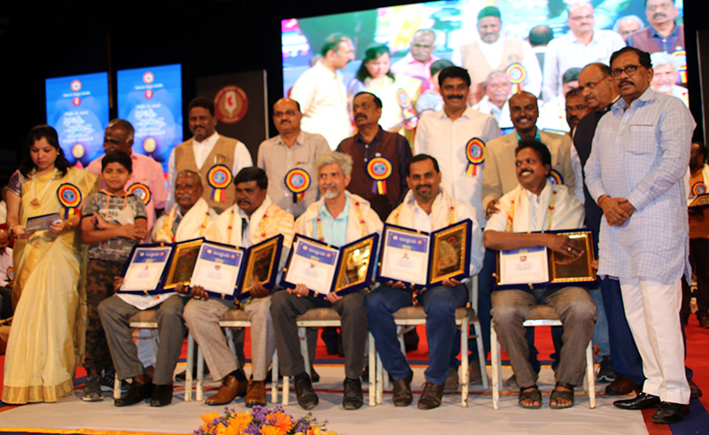 ಬೆಂಗಳೂರು: ಪ್ರತಿಷ್ಠಿತ ಮಾಧ್ಯಮ ಅಕಾಡೆಮಿ ಪ್ರಶಸ್ತಿ ಪ್ರದಾನ