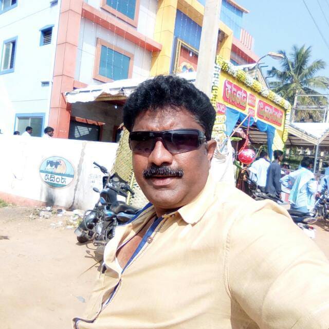 ಜೀವನದಲ್ಲಿ ಜಿಗುಪ್ಸೆ: ಮುಖ್ಯ ಶಿಕ್ಷಕ ನೇಣಿಗೆ ಶರಣು