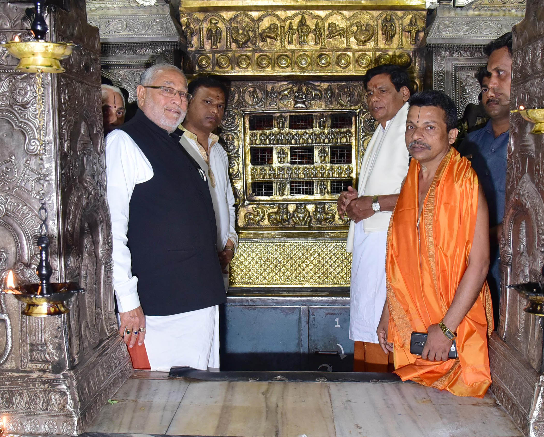 ಉಡುಪಿ ಶ್ರೀಕೃಷ್ಣ ಮಠ, ಕೊಲ್ಲೂರಿಗೆ ಪ್ರಹ್ಲಾದ್ ಮೋದಿ ಭೇಟಿ