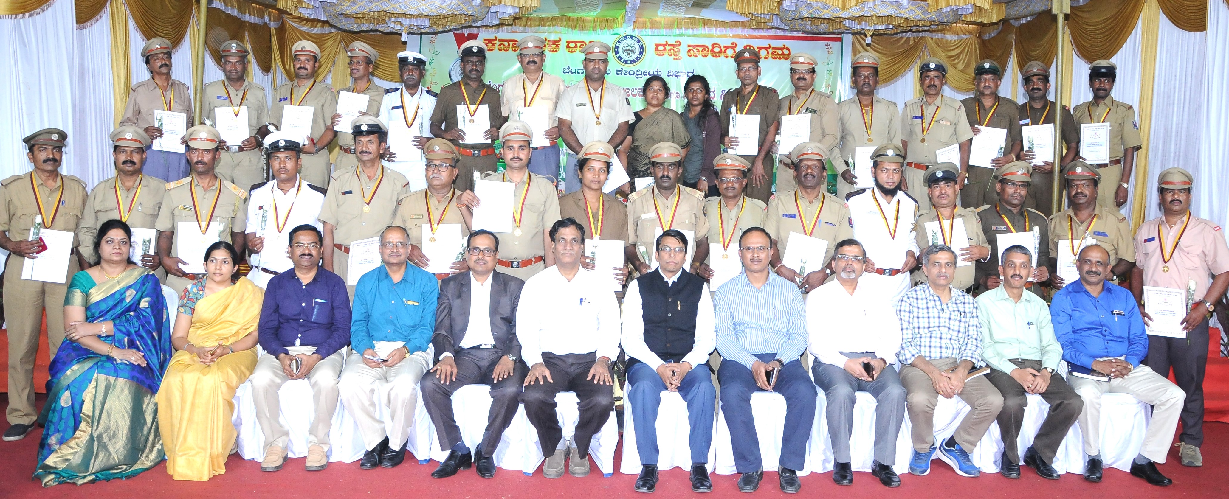ಕೆಎಸ್ಸಾರ್ಟಿಸಿ: ಅಪಘಾತ ರಹಿತ ಚಾಲಕರಿಗೆ ಬೆಳ್ಳಿ ಪದಕ ಪ್ರದಾನ