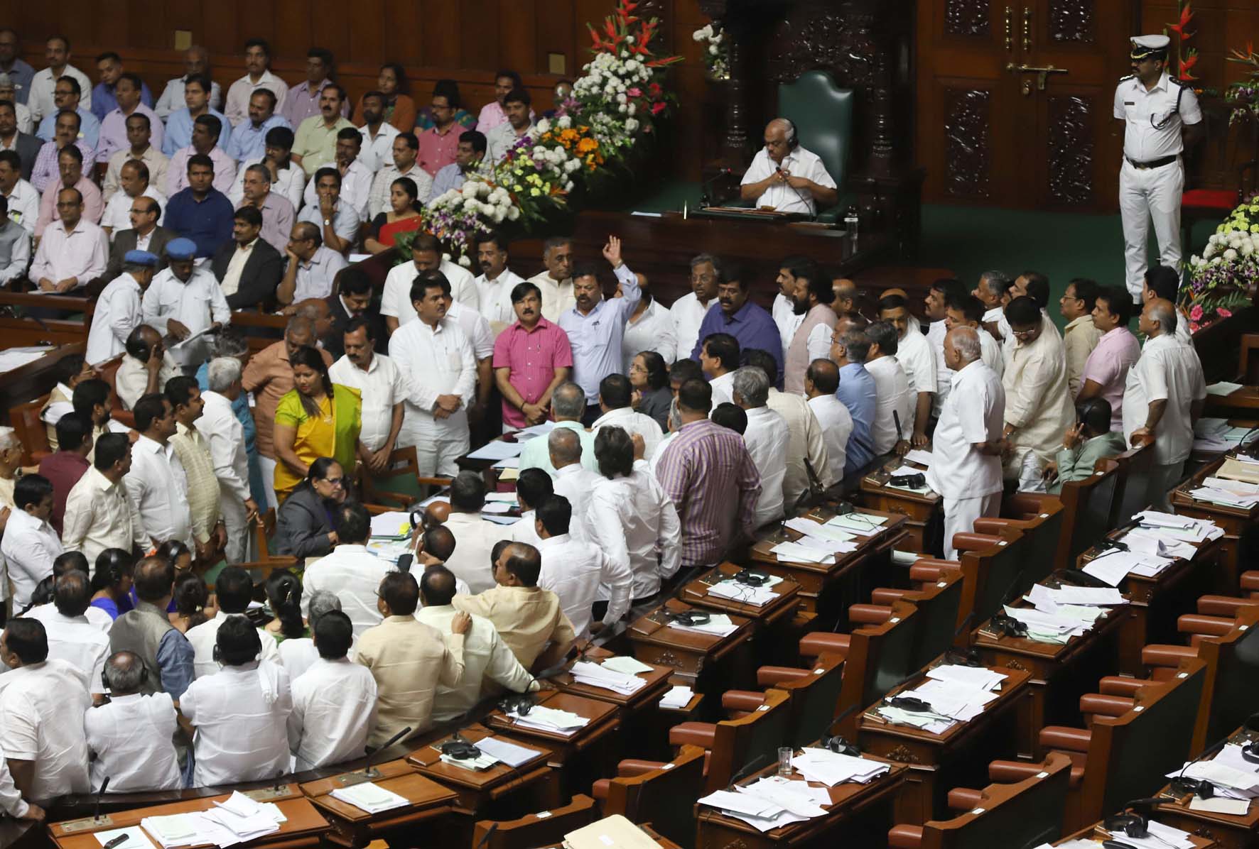 ವಿಧಾನಸಭೆ ಕಲಾಪ: ‘ಸಿಟ್’ ತನಿಖೆ ವಿರೋಧಿಸಿ ಬಿಜೆಪಿ ಧರಣಿ