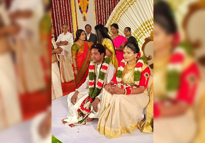 ಪ್ರೇಮಿಗಳ ದಿನದಂದೇ ದಾಂಪತ್ಯ ಜೀವನಕ್ಕೆ ಕಾಲಿಟ್ಟ ಜಿಲ್ಲಾಧಿಕಾರಿ- ಜಿಪಂ ಸಿಇಓ