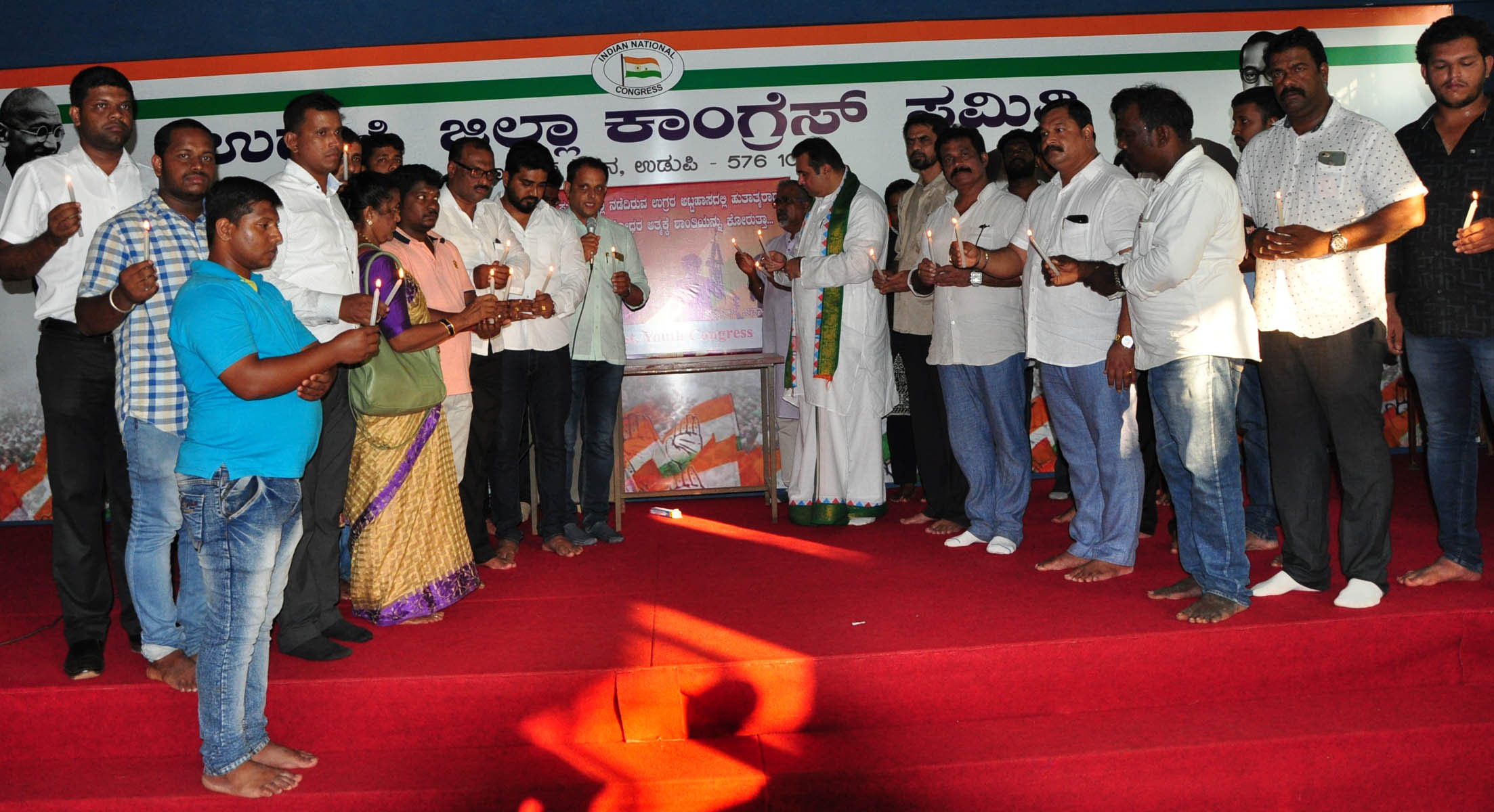 ಹುತಾತ್ಮ ಯೋಧರಿಗೆ ಯುವ ಕಾಂಗ್ರೆಸ್ ಶ್ರದ್ಧಾಂಜಲಿ