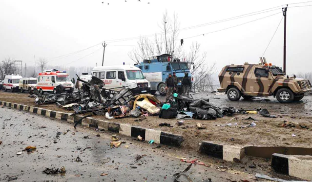 ಪುಲ್ವಾಮಾ ಭಯೋತ್ಪಾದಕ ದಾಳಿ: 60 ಕೆ.ಜಿ. ಆರ್‌ಡಿಎಕ್ಸ್ ಬಳಕೆ, 80 ಮೀಟರ್ ದೂರಕ್ಕೆ ಸಿಡಿದ ದೇಹ