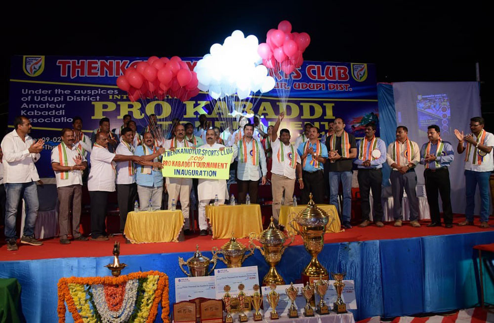 ತೆಂಕನಿಡಿಯೂರು: ಪ್ರೊ ಕಬಡ್ಡಿ ಪಂದ್ಯಾಟ ಉದ್ಘಾಟನೆ