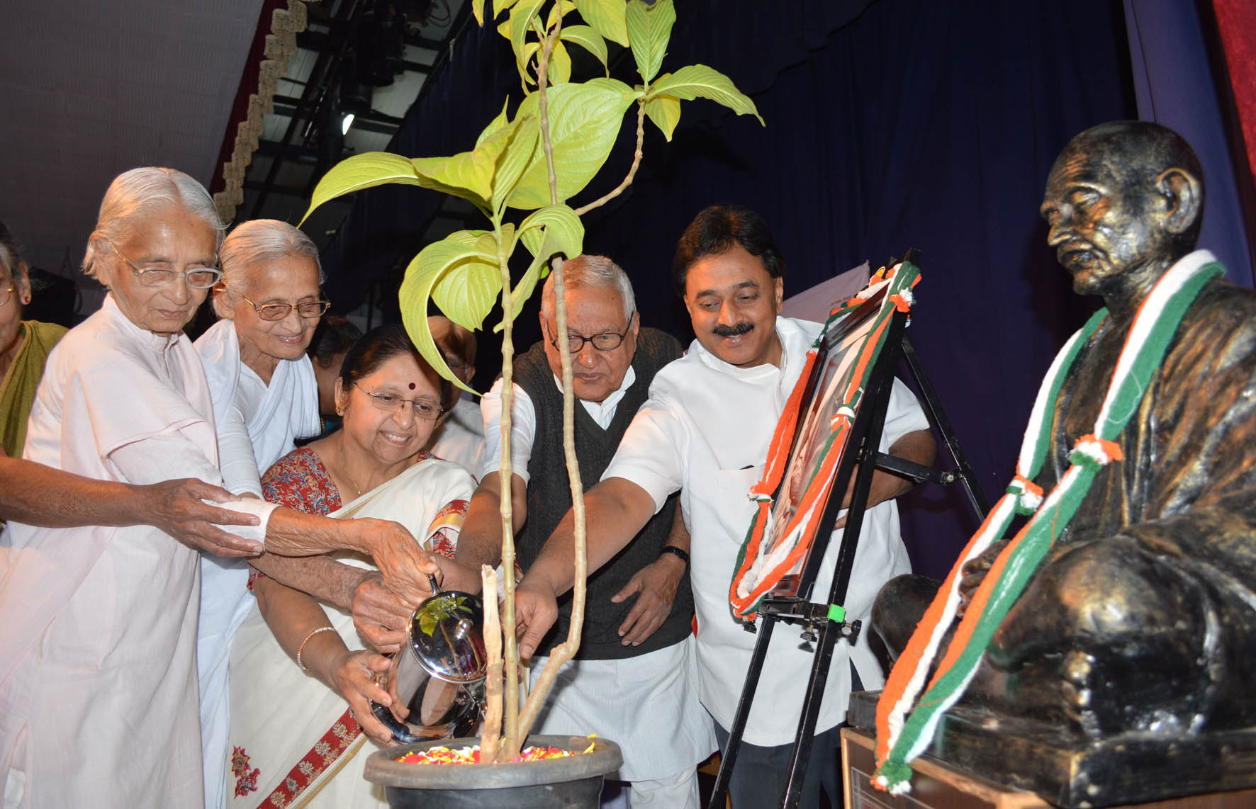 ಗಾಂಧೀ ಮಾರ್ಗದಿಂದ ಅನಿಷ್ಟಗಳಿಗೆ ಮುಕ್ತಿ: ವೊಡೇ ಪಿ.ಕೃಷ್ಣ