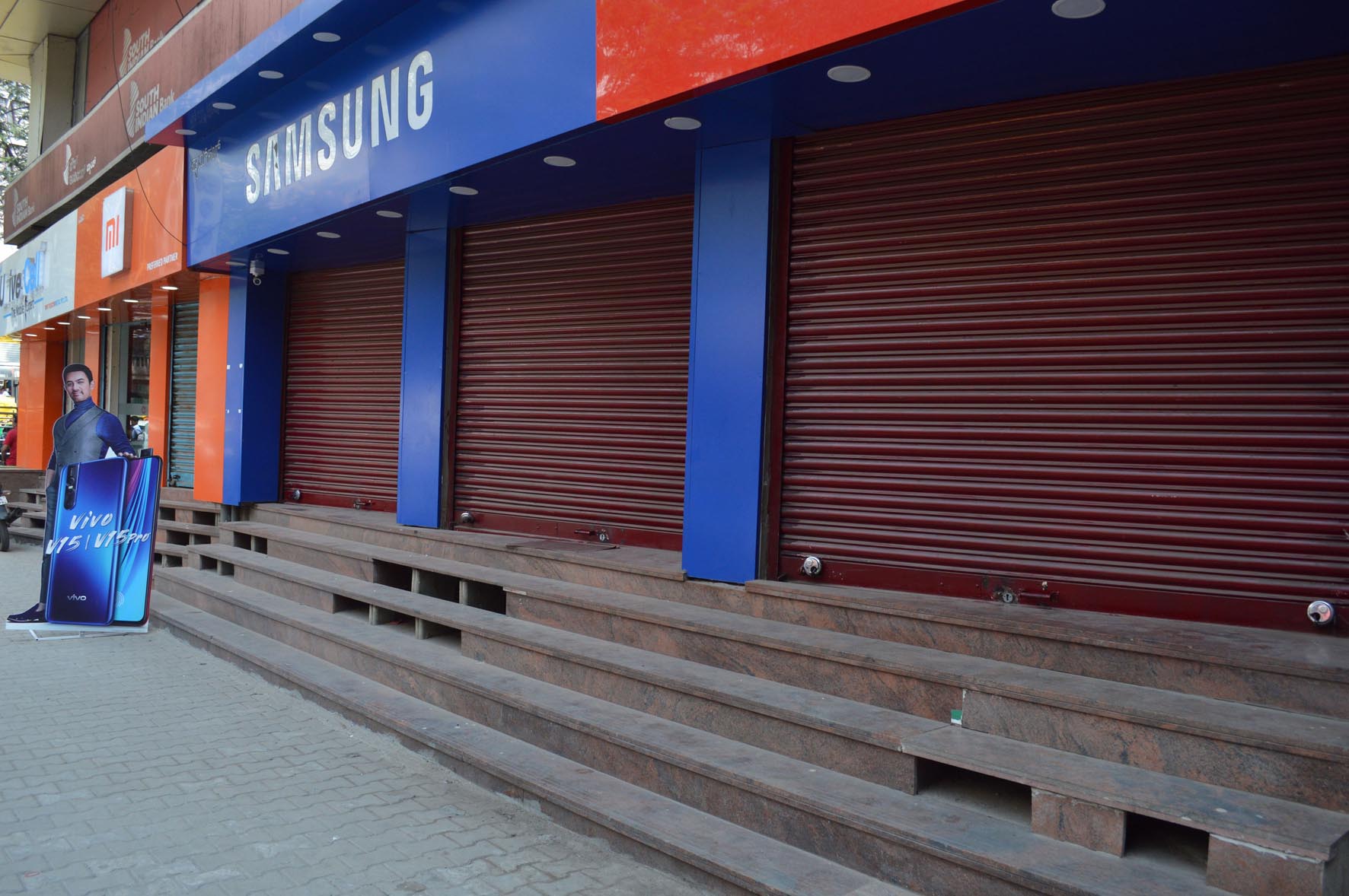 ಹುತಾತ್ಮ ಯೋಧರಿಗೆ ನಮನ: ಚಿಕ್ಕಪೇಟೆಯ ಅಂಗಡಿ, ಮುಂಗಟ್ಟು ಬಂದ್