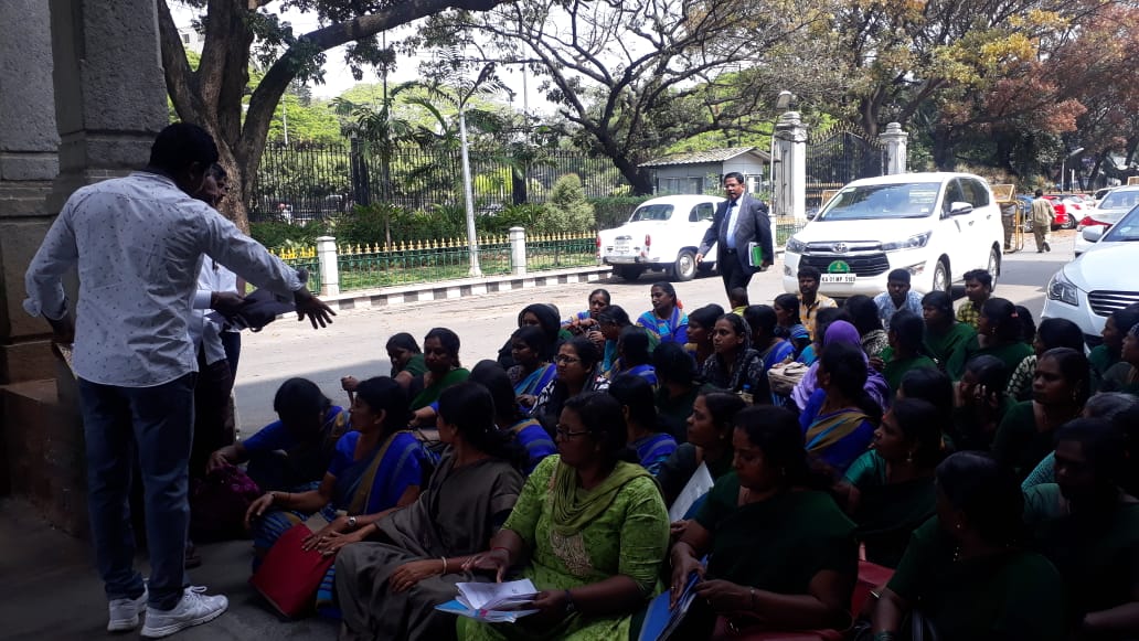 ಸ್ತ್ರೀಶಕ್ತಿ ಗುಂಪುಗಳಿಗೆ ಮನೆ-ಮನೆ ಕಸ ಸಂಗ್ರಹಿಸಲು ಅವಕಾಶ ನೀಡಲು ಒತ್ತಾಯ