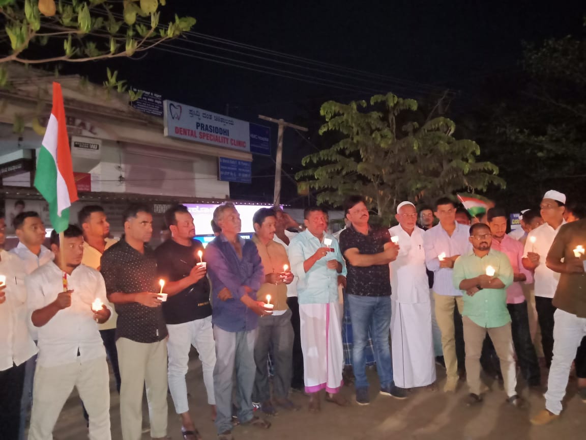 ಪುಲ್ವಾಮದಲ್ಲಿ ಸೈನಿಕರ ಹತ್ಯೆ:  ಫರಂಗಿಪೇಟೆ ರಿಕ್ಷಾ ಚಾಲಕರಿಂದ ಸಂತಾಪ, ಖಂಡನಾ ಸಭೆ