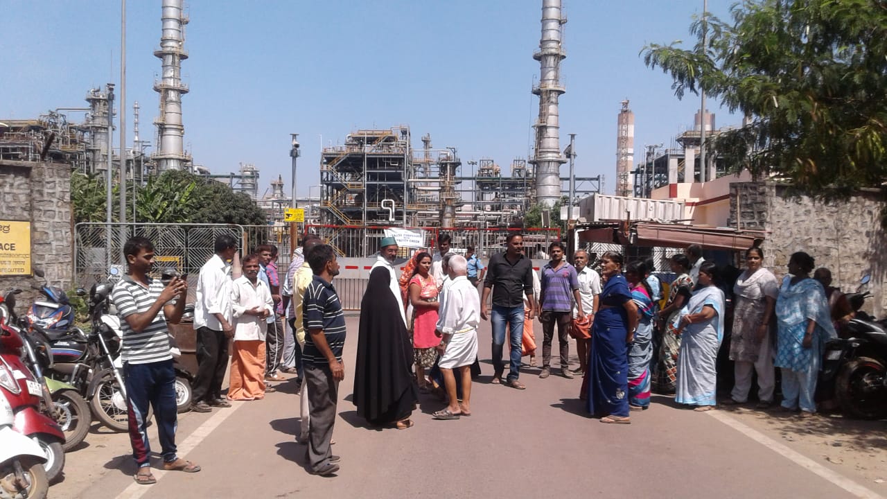 ಆದೇಶ ಪಾಲಿಸದ ಎಂಆರ್‌ಪಿಎಲ್: ರಸ್ತೆ ನಿರ್ಮಾಣಕ್ಕೆ ಸ್ಥಳೀಯರ ಆಕ್ಷೇಪ