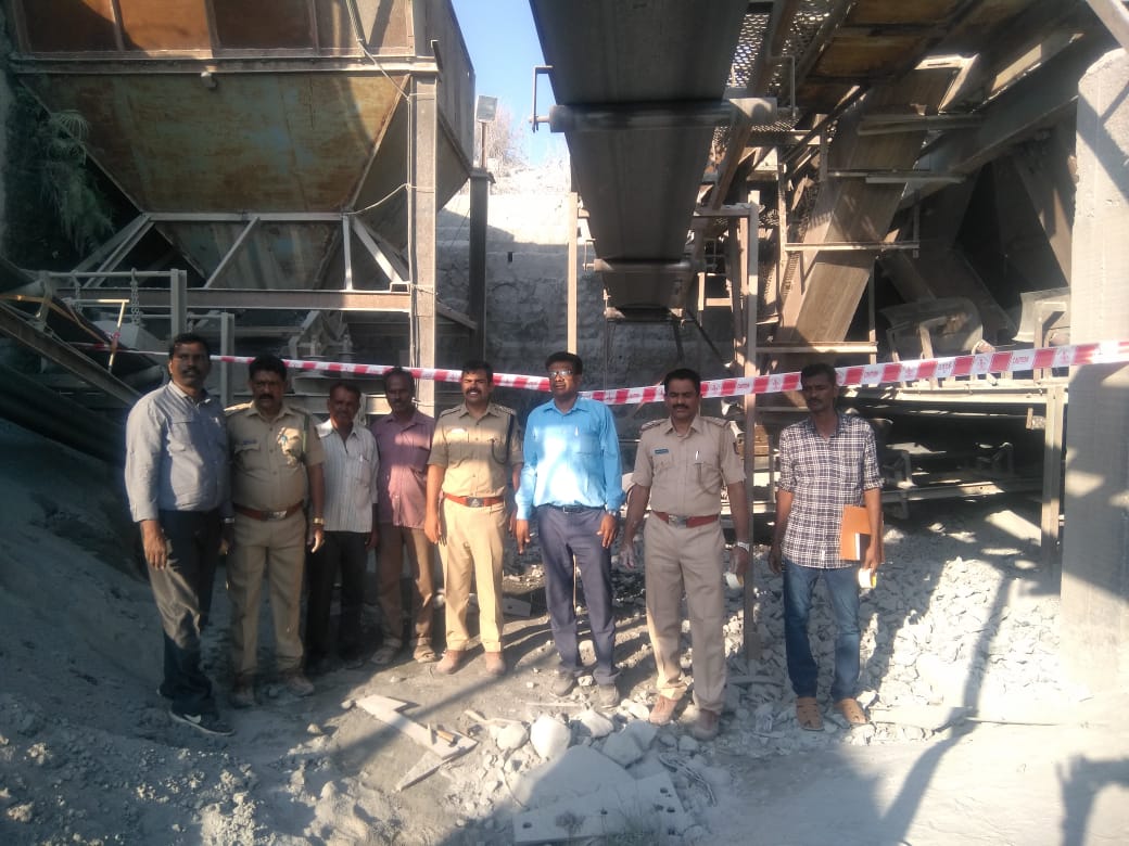 ಕಾರ್ಕಳ: ಅಕ್ರಮ ಗಣಿಗಾರಿಕೆಗೆ ಅಧಿಕಾರಿಗಳ ತಂಡ ದಾಳಿ- ಸೊತ್ತು ವಶ