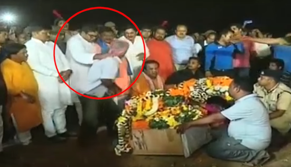 ಅಂತ್ಯಕ್ರಿಯೆ ವೇಳೆ ಹುತಾತ್ಮ ಸೈನಿಕನ ಸಂಬಂಧಿಗೆ ಹಲ್ಲೆಗೈದ ಶಾಸಕ