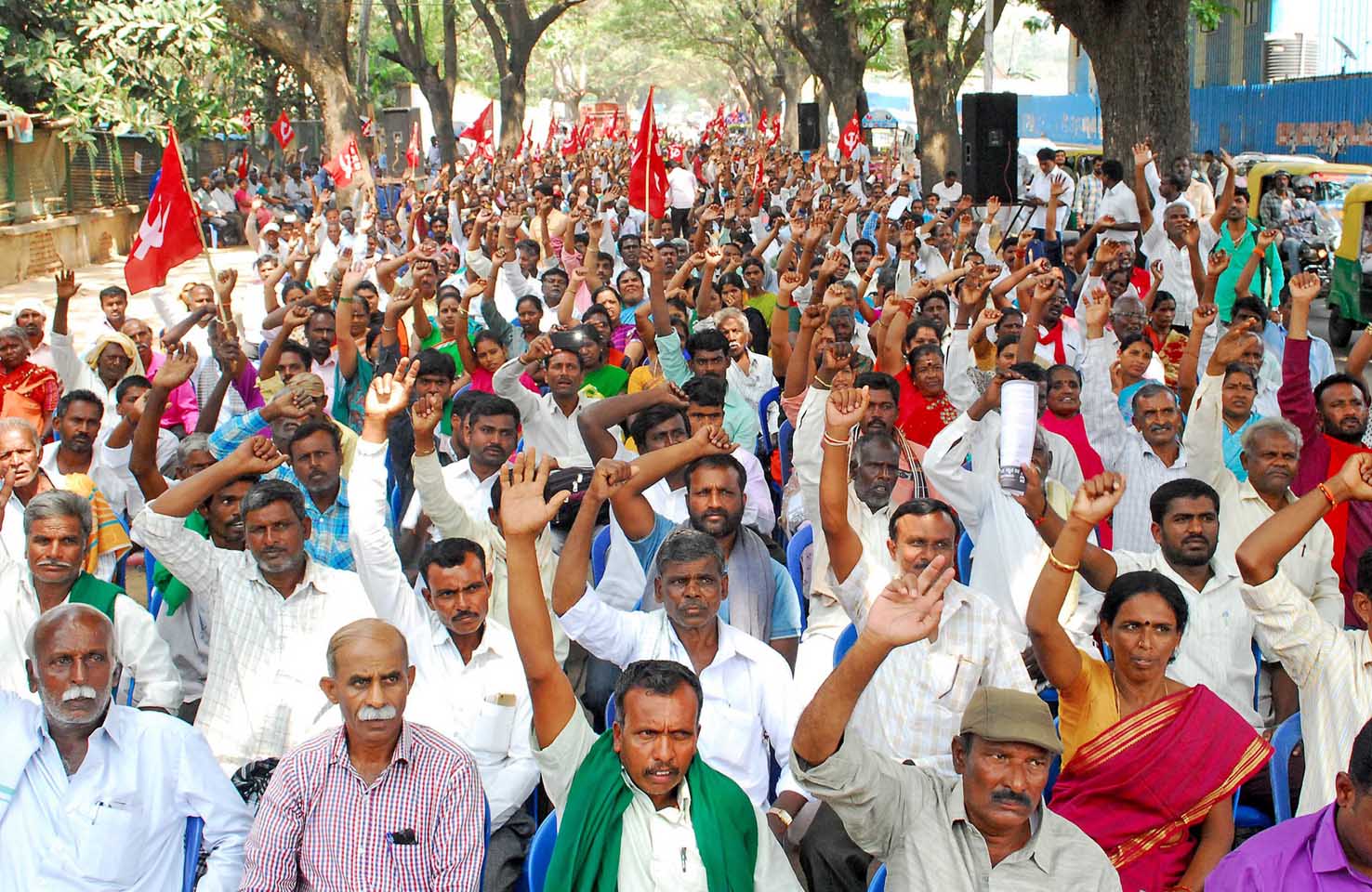 ಬಗರ್ ಹುಕುಂ ಸಾಗುವಳಿ ಸಕ್ರಮಕ್ಕೆ ಆಗ್ರಹಿಸಿ ರೈತರ ಧರಣಿ