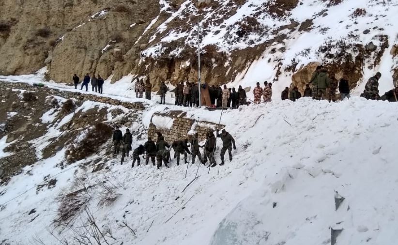 ಭಾರೀ ಹಿಮಪಾತ: ಓರ್ವ ಸೈನಿಕ ಮೃತ್ಯು