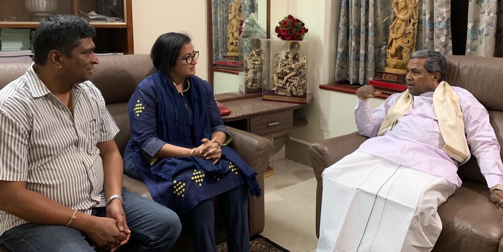 ಸಿದ್ದರಾಮಯ್ಯರನ್ನು ಭೇಟಿ ಮಾಡಿದ ಅಂಬರೀಶ್ ಪತ್ನಿ ಸುಮಲತಾ