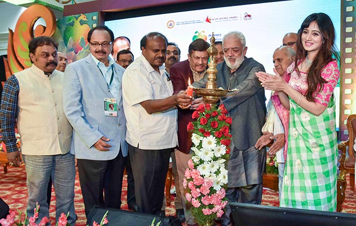 ಕನ್ನಡ ಸಿನೆಮಾ ಬೆಳವಣಿಗೆಗೆ ನೀಲ ನಕ್ಷೆ ಕೊಟ್ಟರೆ ಸಂಪೂರ್ಣ ಸಹಕಾರ: ಮುಖ್ಯಮಂತ್ರಿ ಕುಮಾರಸ್ವಾಮಿ