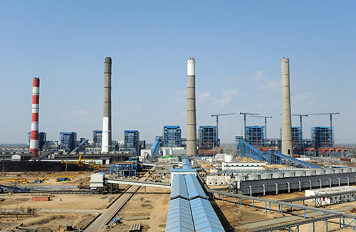 ನಮ್ಮ ಜಮೀನನ್ನು ನಮಗೆ ಮರಳಿ ಕೊಡಿ... ನಮ್ಮ ಜಮೀನನ್ನು ನಮಗೆ ಮರಳಿ ಕೊಡಿ...