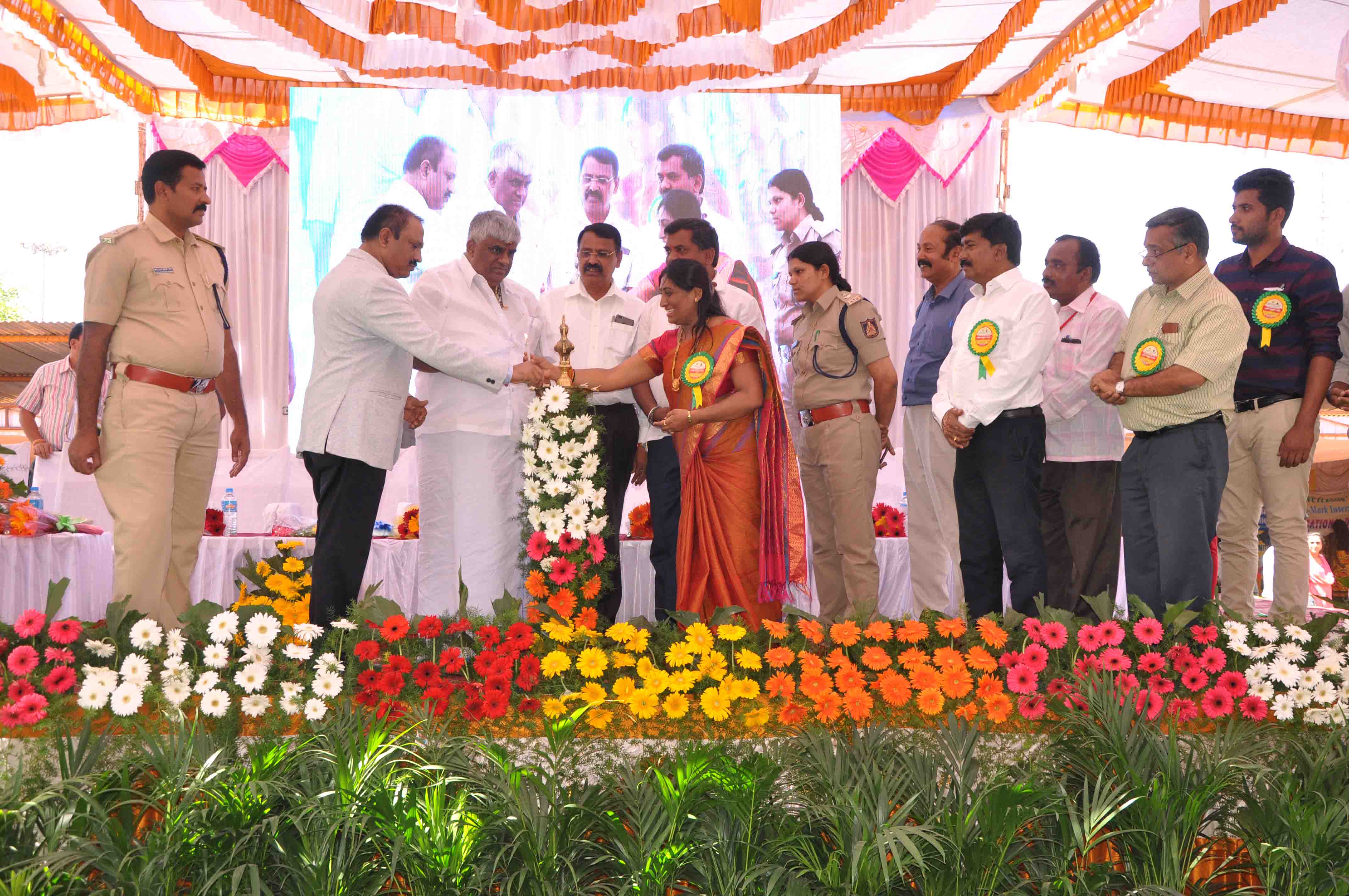 ಹಾಸನ: ಉದ್ಯೋಗ ಮೇಳಕ್ಕೆ ಸಚಿವ ಹೆಚ್.ಡಿ ರೇವಣ್ಣ ಚಾಲನೆ