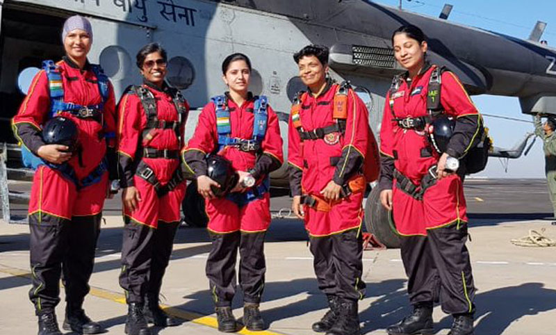 ಏರೋ ಇಂಡಿಯಾ ಶೋ: ಲೋಹದ ಹಕ್ಕಿಗಳನ್ನು ಚಲಾಯಿಸಿದ ಮಹಿಳಾ ಪೈಲಟ್ ಗಳು