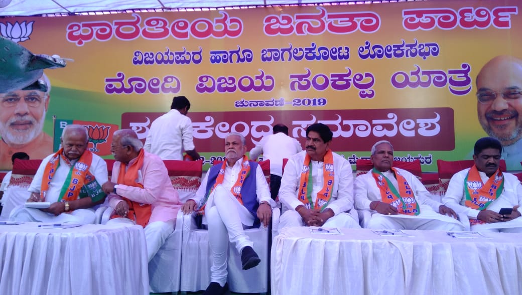 ರಾಜ್ಯ ಸರ್ಕಾರದ ಸ್ಟೇರಿಂಗ್ ಒಬ್ಬರ ಬಳಿ, ಬ್ರೇಕ್ ಇನ್ನೊಬ್ಬರ ಬಳಿ ಇದೆ: ಕೇಂದ್ರ ಸಚಿವ ರೂಪಾಲಾ ವ್ಯಂಗ್ಯ