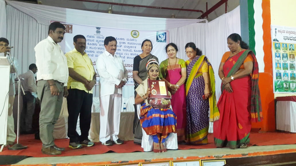 ಮೂರ್ನಾಡು ಕಾವ್ಯಶ್ರೀ ಗೆ ಜಿಲ್ಲಾ ಯುವ ಪ್ರಶಸ್ತಿಯ ಗರಿ