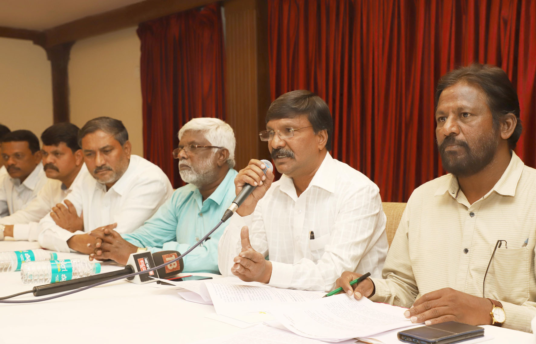 ಎಸ್ಸಿ-ಎಸ್ಟಿ ಮುಂಭಡ್ತಿ ಆದೇಶ ಶೀಘ್ರ ಜಾರಿಗೆ ತರದಿದ್ದರೆ ದೇವೇಗೌಡರ ಕುಟುಂಬಸ್ಥರಿಗೆ ತಕ್ಕ ಪಾಠ