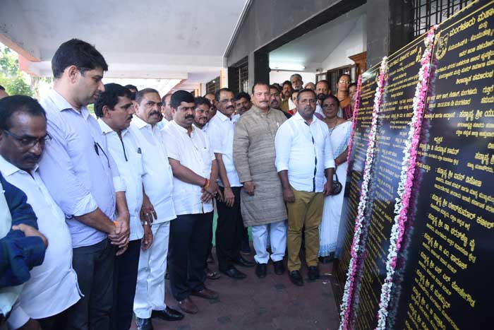 ಮನಪಾ: ವಿವಿಧ ಅಭಿವೃದ್ದಿ ಕಾಮಗಾರಿಗಳಿಗೆ ಶಿಲಾನ್ಯಾಸ, ಸವಲತ್ತು ವಿತರಣೆ