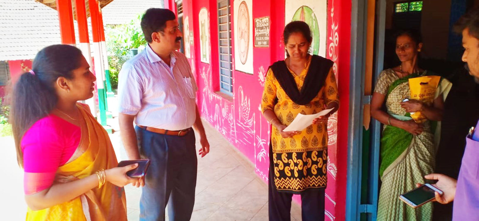 ಕುಂದಾಪುರ ಮತಗಟ್ಟೆಗಳಿಗೆ ಜಿಲ್ಲಾಧಿಕಾರಿ ಭೇಟಿ