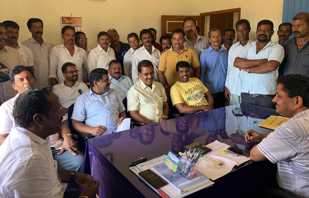 ಮಲ್ಪೆ: ಪರ್ಸಿನ್ ಬೋಟುಗಳ ವಿರುದ್ಧ ಕ್ರಮಕ್ಕೆ ಆಗ್ರಹಿಸಿ ಧರಣಿ