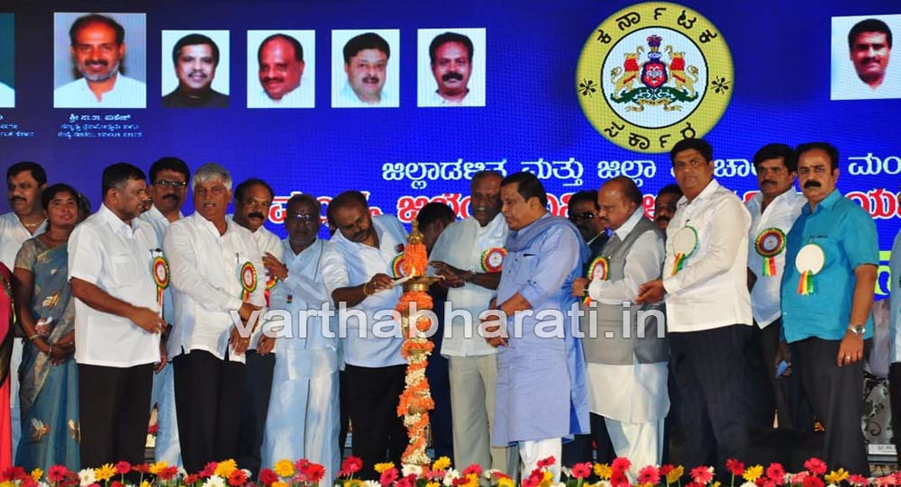 ಮಂಡ್ಯ ಜಿಲ್ಲೆಗೆ ಅಂಬರೀಷ್ ಕೊಡುಗೆ ಶೂನ್ಯ: ಮುಖ್ಯಮಂತ್ರಿ ಕುಮಾರಸ್ವಾಮಿ