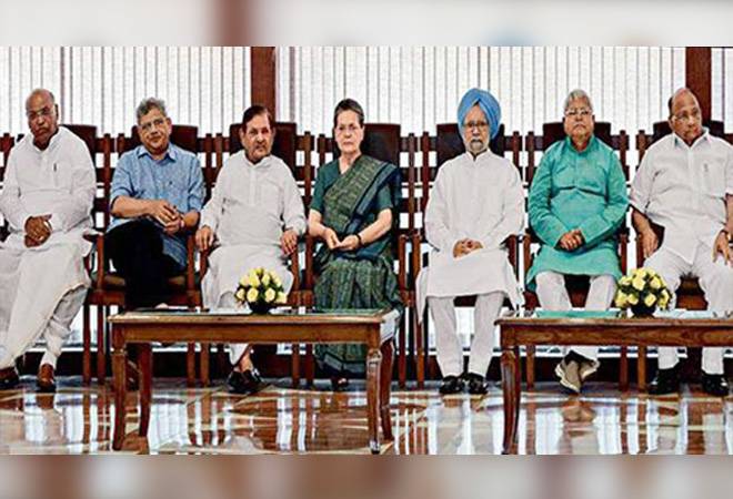 ಹಿರಿಯ ಪ್ರತಿಪಕ್ಷ ನಾಯಕರ ತುರ್ತುಸಭೆ