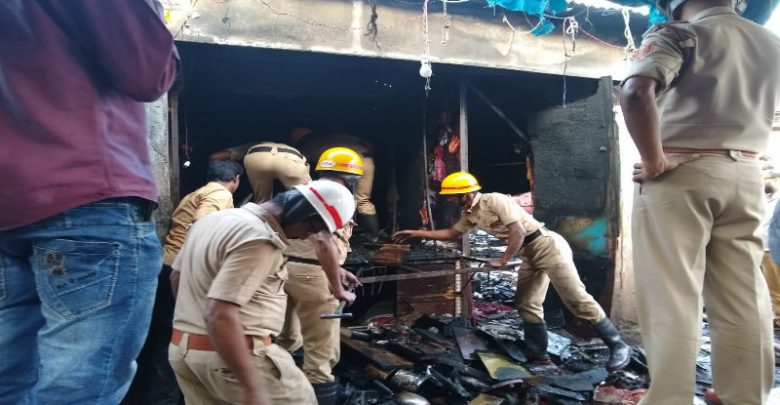 ಮಾರುಕಟ್ಟೆಯಲ್ಲಿ ಅಗ್ನಿ ಆಕಸ್ಮಿಕ: ಹೂವಿನ ಅಂಗಡಿ ಸುಟ್ಟು ಭಸ್ಮ