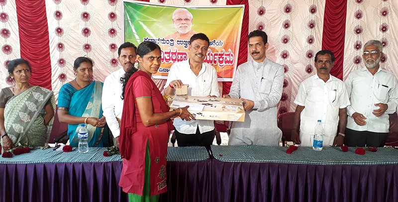 ದ.ಕ. ಜಿಲ್ಲೆಯಲ್ಲಿ 20 ಸಾವಿರ ಮಂದಿಗೆ ಉಜ್ವಲ ಯೋಜನೆ ಗ್ಯಾಸ್ ವಿತರಿಸಲಾಗಿದೆ: ಸಂಸದ ನಳಿನ್