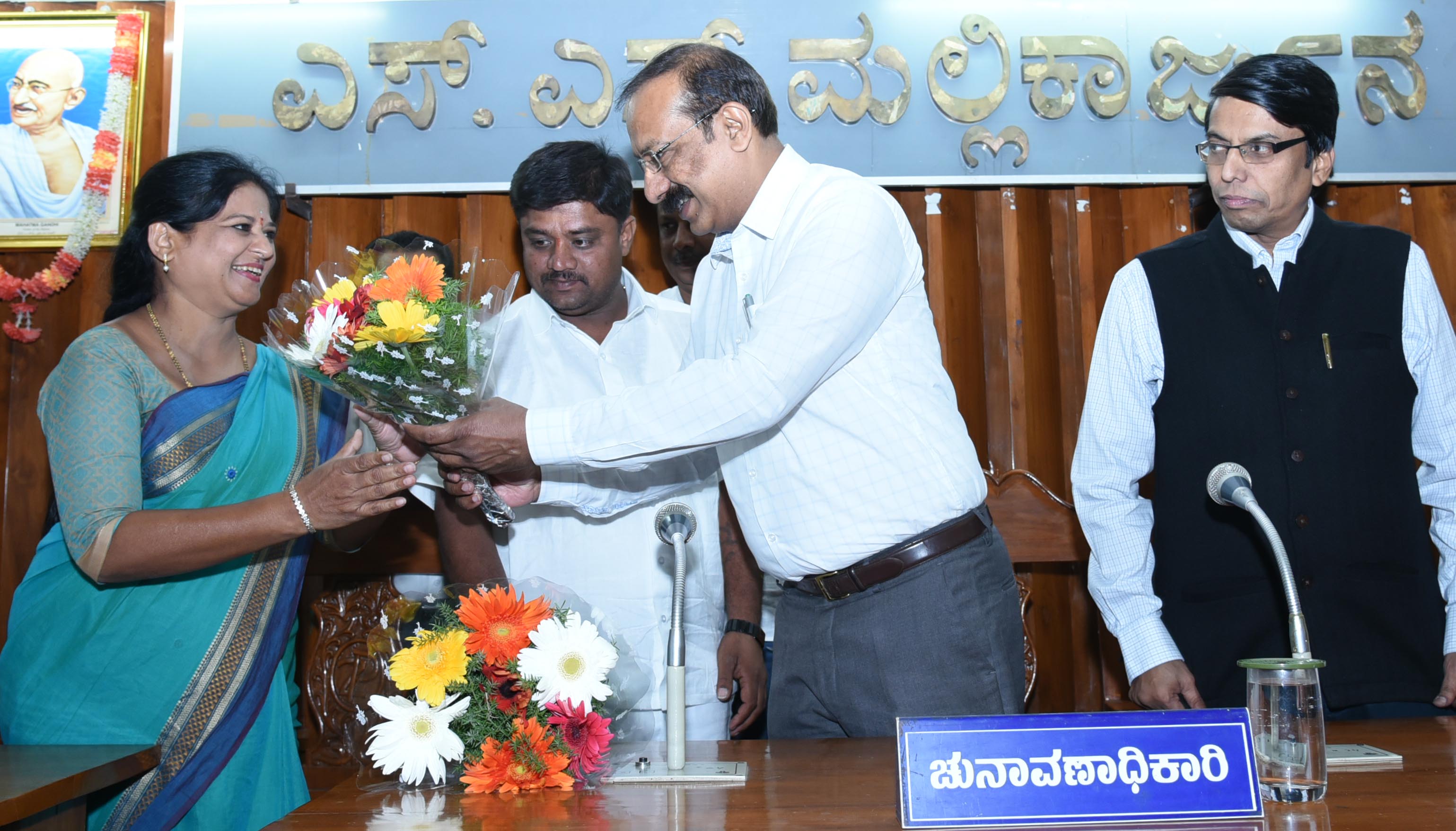 ದಾವಣಗೆರೆ ಜಿ.ಪಂ: ಅಧ್ಯಕ್ಷರಾಗಿ ಶೈಲಜಾ ಬಸವರಾಜ್, ಉಪಾಧ್ಯಕ್ಷರಾಗಿ ಸುರೇಂದ್ರ ನಾಯ್ಕ ಅವಿರೋಧ ಆಯ್ಕೆ