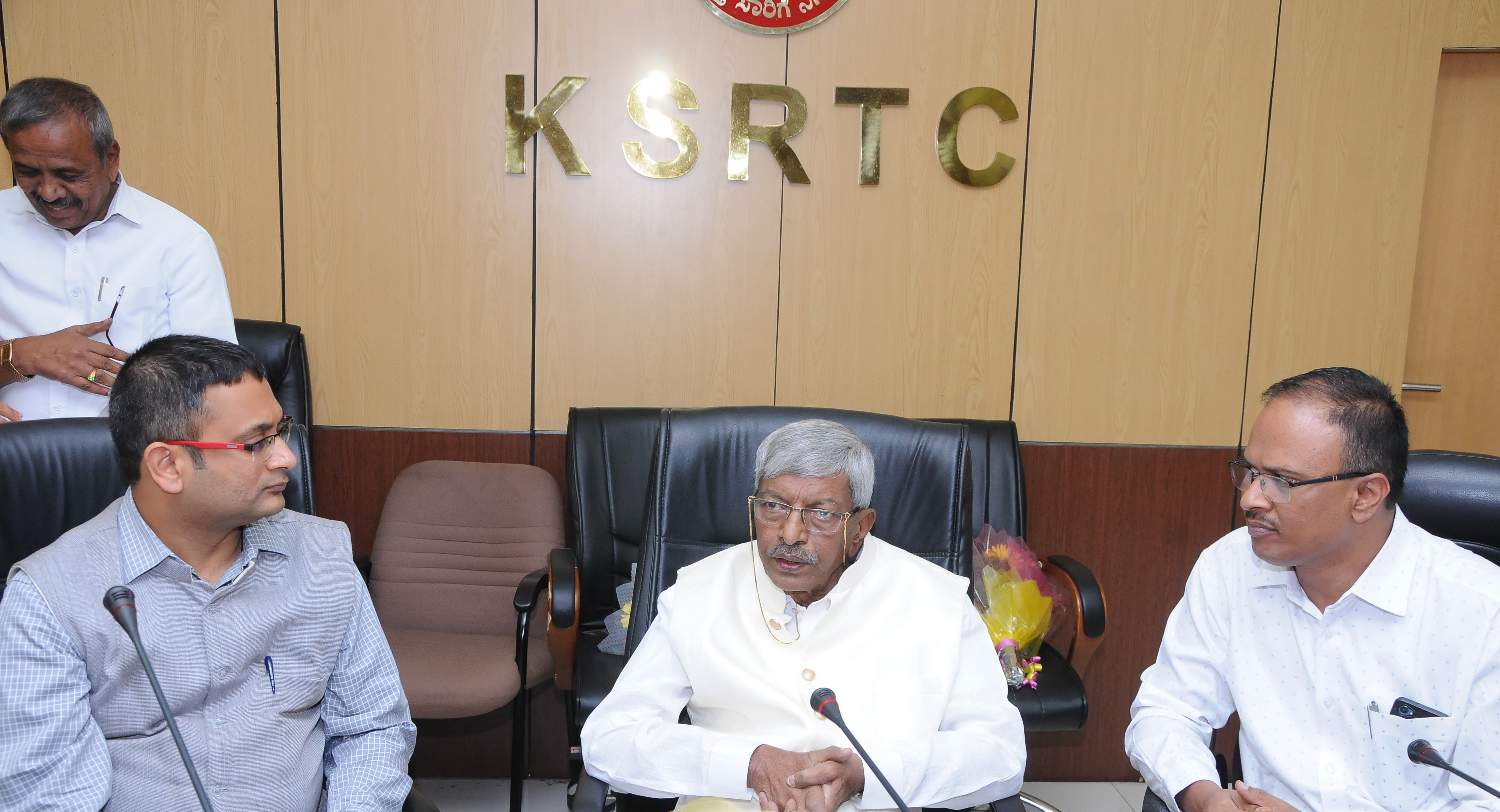 ಕೆಎರ್ಸ್ಸಾಟಿಸಿ ಅಧ್ಯಕ್ಷರಾಗಿ ಬಿ.ಸತ್ಯನಾರಾಯಣ ಅಧಿಕಾರ ಸ್ವೀಕಾರ