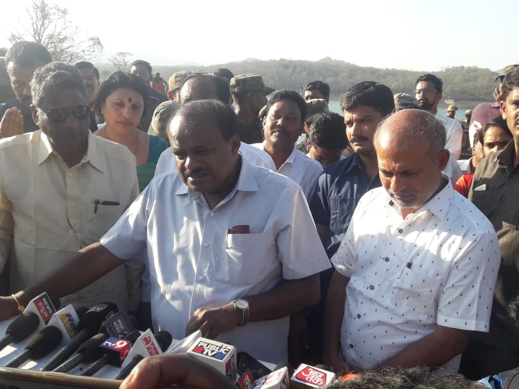 ಯೋಧರ ವಿಚಾರದಲ್ಲಿ ಯಾರೂ ಚೆಲ್ಲಾಟವಾಡಬಾರದು: ಬಿಎಸ್‍ವೈ ಹೇಳಿಕೆಗೆ ಸಿಎಂ ತಿರುಗೇಟು