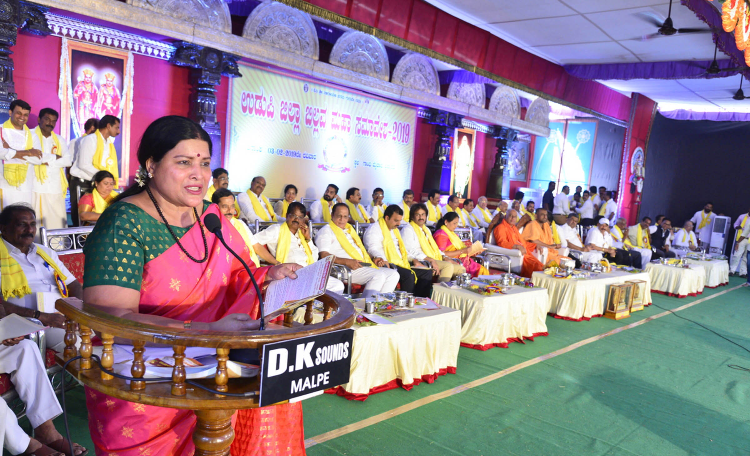 ‘ಗುರುಗಳು ಹೇಳಿದಂತೆ ಶಿಕ್ಷಣಕ್ಕೆ ಒತ್ತು ನೀಡಿ ಮುನ್ನಡೆಯೋಣ’