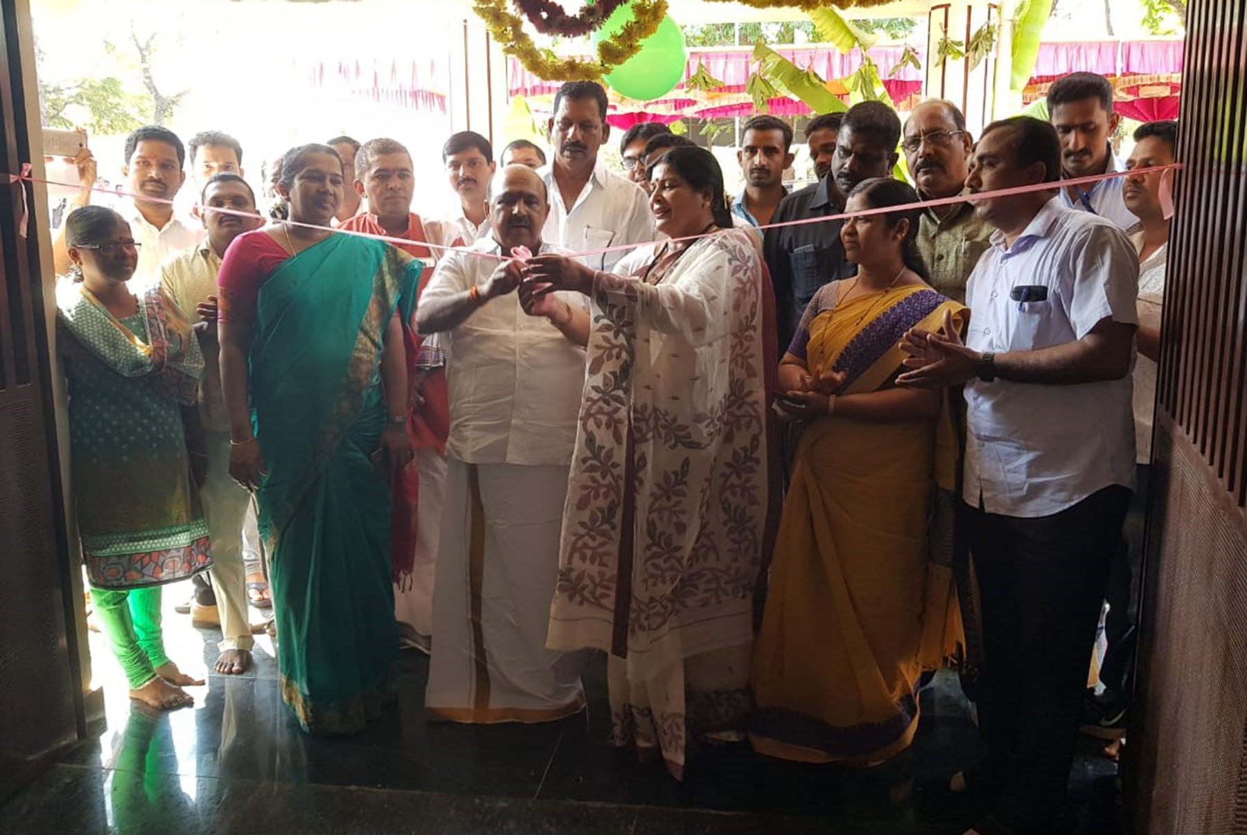 ವೈದ್ಯರು ಗ್ರಾಮೀಣ ಭಾಗದಲ್ಲಿ ಸೇವೆ ಸಲ್ಲಿಸಬೇಕು: ಜಯಮಾಲಾ