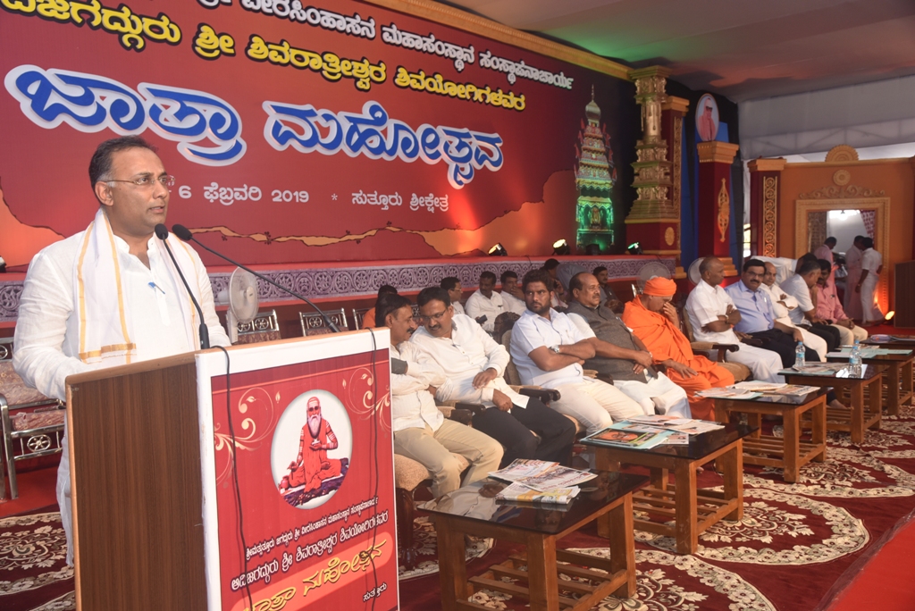 ಧರ್ಮದ ಹೆಸರಿನಲ್ಲಿ ಹಿಂಸಾತ್ಮಕ ಕೃತ್ಯ ಸೃಷ್ಟಿಸುವುದು ಸರಿಯಲ್ಲ: ದಿನೇಶ್ ಗುಂಡೂರಾವ್