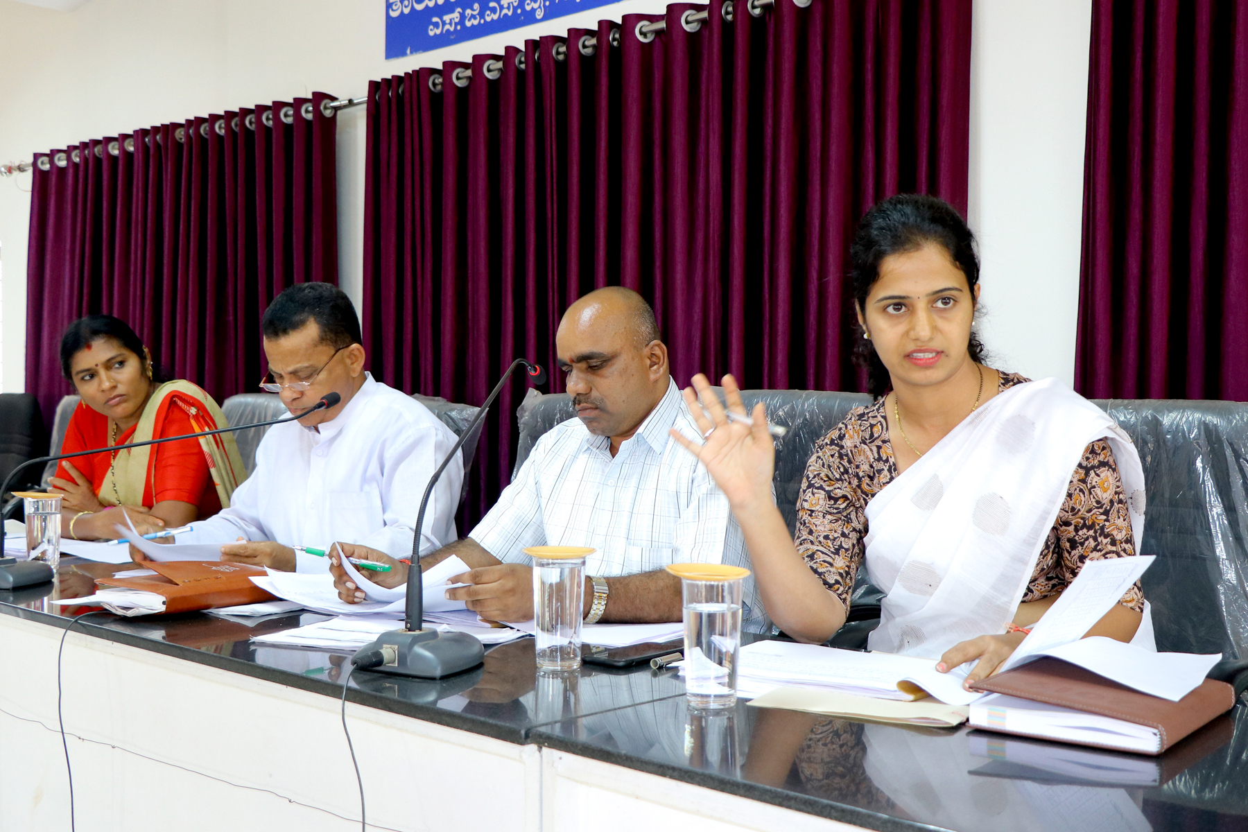 ಕುಡಿಯುವ ನೀರಿನ ಸಮಸ್ಯೆ ಬಾರದಂತೆ ಗಮನಹರಿಸುವಂತೆ ಸೂಚನೆ