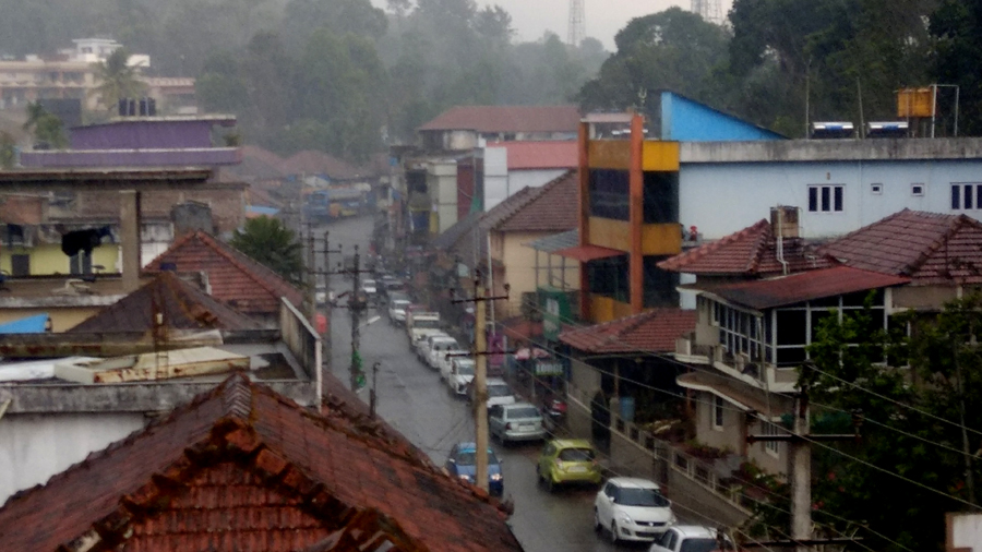 ಕೊಡಗಿನ ಹಲವೆಡೆ ಗುಡುಗು ಸಹಿತ ಮಳೆ